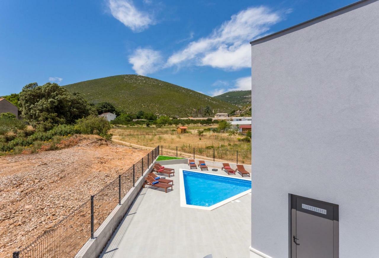 Villa Mila Kastela Кастель-Нови Экстерьер фото