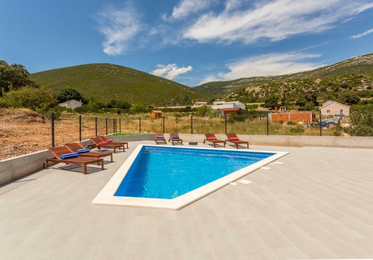 Villa Mila Kastela Кастель-Нови Экстерьер фото